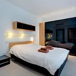 Seaview In Cambridge, By Buena Vista Appartement