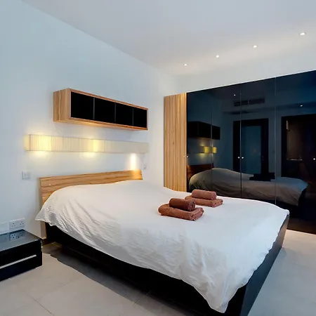 Seaview In Cambridge, *