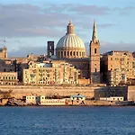 Seaview In Cambridge, By Buena Vista Apartment *