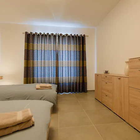 Seaview In Cambridge, Apartman