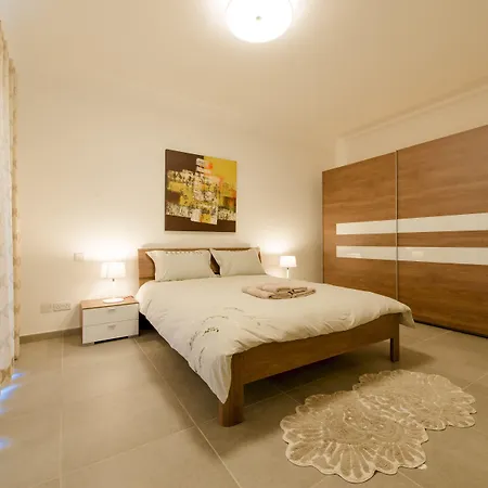 Apartment Seaview In Cambridge, By Buena Vista Sliema