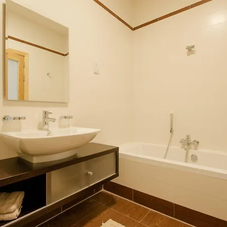 Seaview In Cambridge, * Sliema