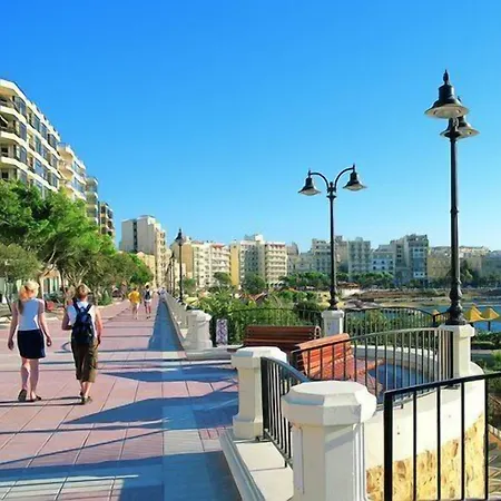 Seaview In Cambridge, By Buena Vista