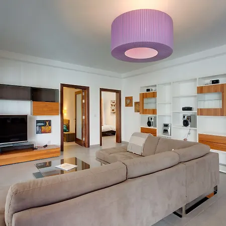 Seaview In Cambridge, *