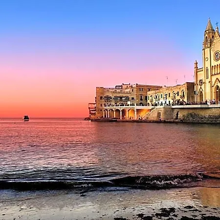 Seaview In Cambridge, By Buena Vista Sliema