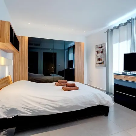 Seaview In Cambridge, Sliema