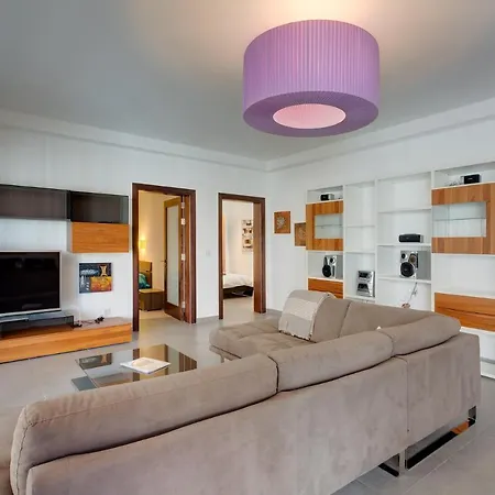 Seaview In Cambridge, * Sliema