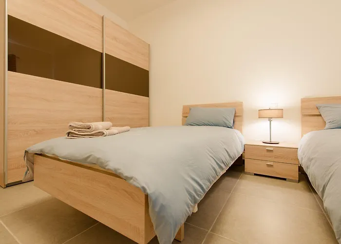 Seaview In Cambridge, Sliema