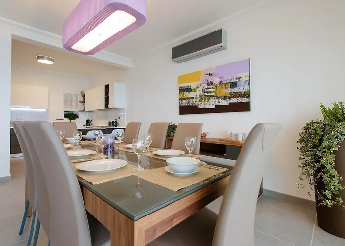 Seaview In Cambridge, Apartment