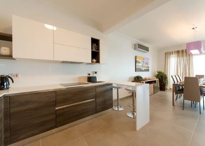 Seaview In Cambridge, *