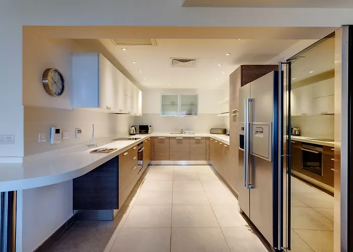 Seaview In Cambridge, Sliema