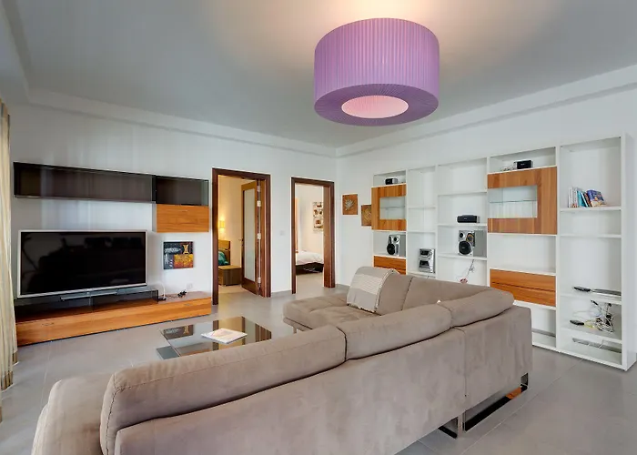 Seaview In Cambridge, *